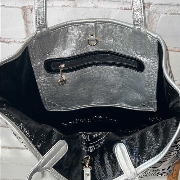 Stylish Animal Print Tote Bag - Black and White - Picture 4 of 6